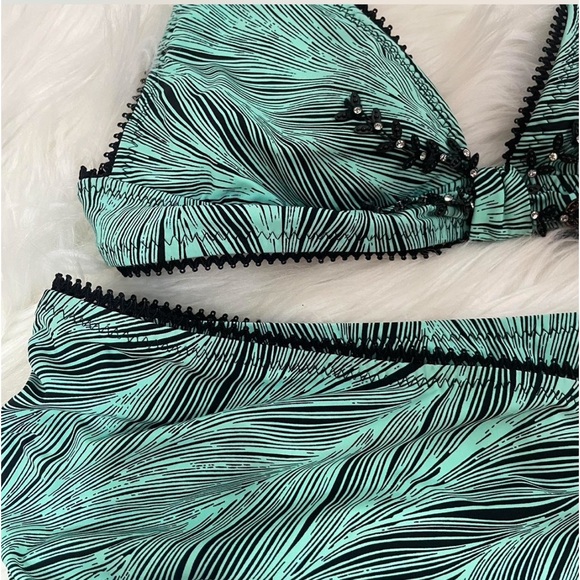 Betsey Johnson Bikini 2 Piece
Halter
Skirt Over Bikini Rhinestones Bows - Picture 5 of 8